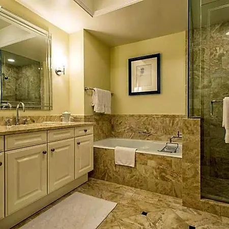 Private Condo Hotel At Four Seasons Brickell-2